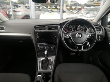 Used Volkswagen Golf 2017 for sale - 78617442: Photo