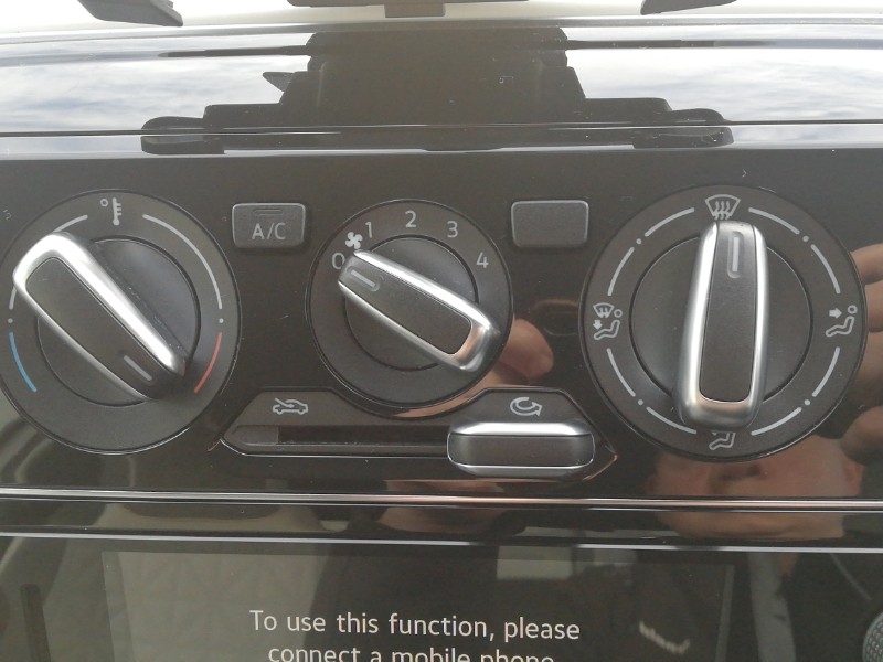 Used Volkswagen up! 2018 for sale - 76880350: Photo 14