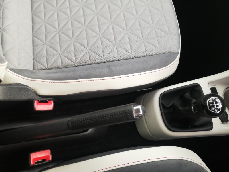 Used Volkswagen up! 2018 for sale - 76880350: Photo 18