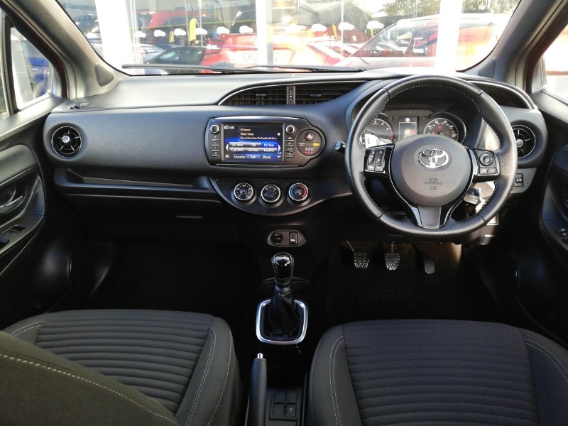 Used Toyota Yaris 2018 for sale - 76567134: Photo 2