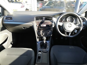 Used Volkswagen Golf 2018 for sale - 78147467: Photo