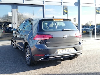 Used Volkswagen Golf 2018 for sale - 78147467: Photo
