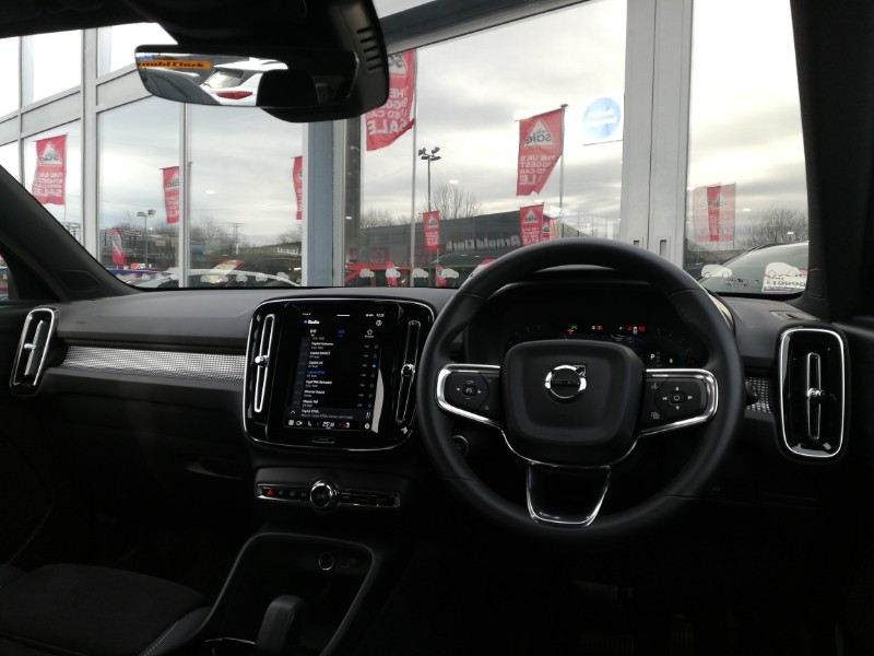 Used Volvo XC40 2025 for sale - 77202070: Photo 2