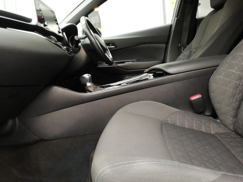 Used Toyota C-HR 2021 for sale - 77630439: Photo 5