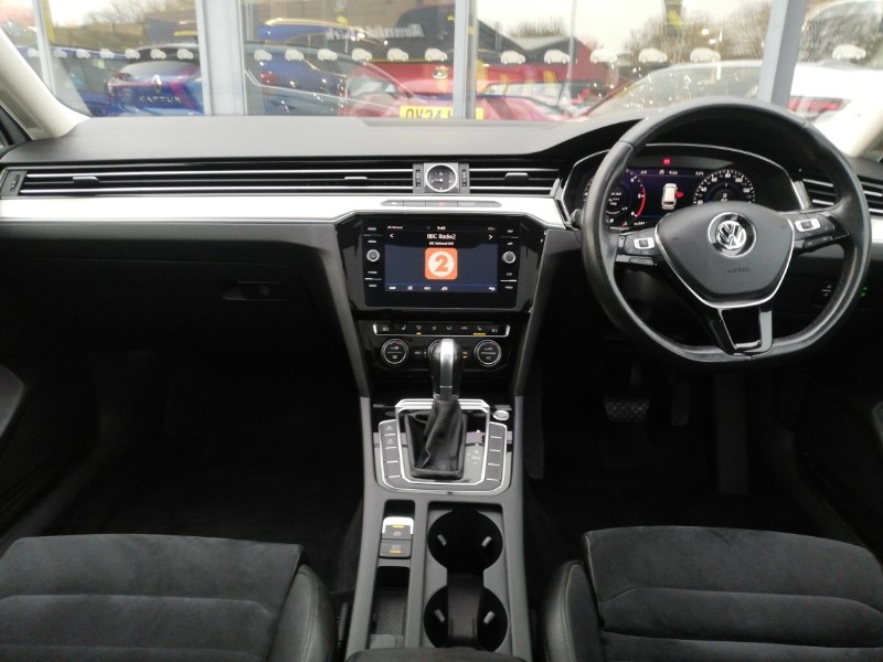 Used Volkswagen Passat 2018 for sale - 76816277: Photo 2