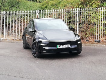 Used Tesla Model Y 2025 for sale - 79561405: Photo