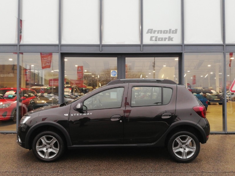 Used Dacia Sandero Stepway 2017 for sale - 77142046: Photo 4