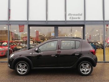 Used Dacia Sandero Stepway 2017 for sale - 77142046: Photo