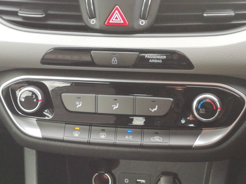 Used Hyundai i30 2017 for sale - 77956529: Photo 15