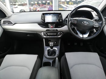 Used Hyundai i30 2017 for sale - 77956529: Photo