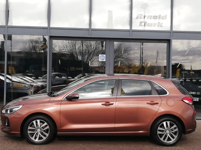 Used Hyundai i30 2017 for sale - 77956529: Photo 4