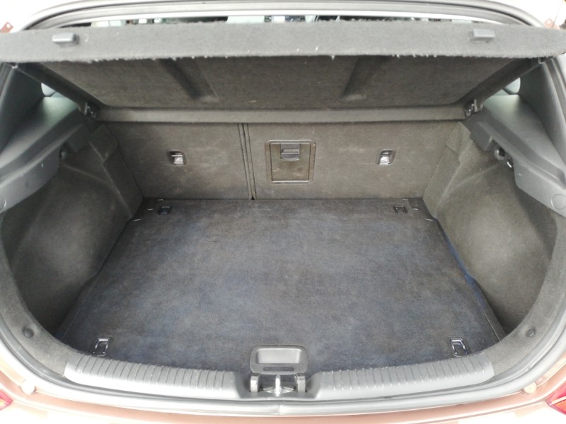 Used Hyundai i30 2017 for sale - 77956529: Photo 8