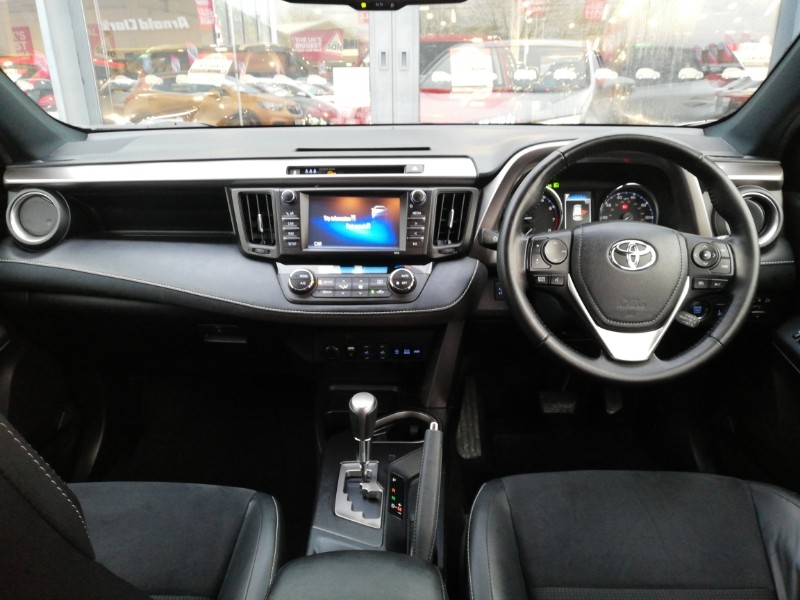 Used Toyota RAV4 2018 for sale - 77114991: Photo 2