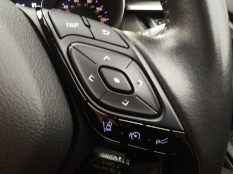 Used Toyota C-HR 2023 for sale - 77777081: Photo 11