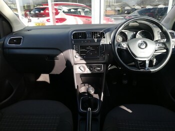 Used Volkswagen Polo 2017 for sale - 77907662: Photo