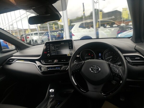 Used Toyota C-HR 2022 for sale - 76289499: Photo 2