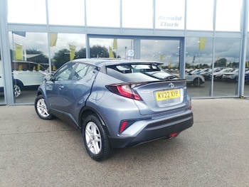 Used Toyota C-HR 2022 for sale - 76289499: Photo 3