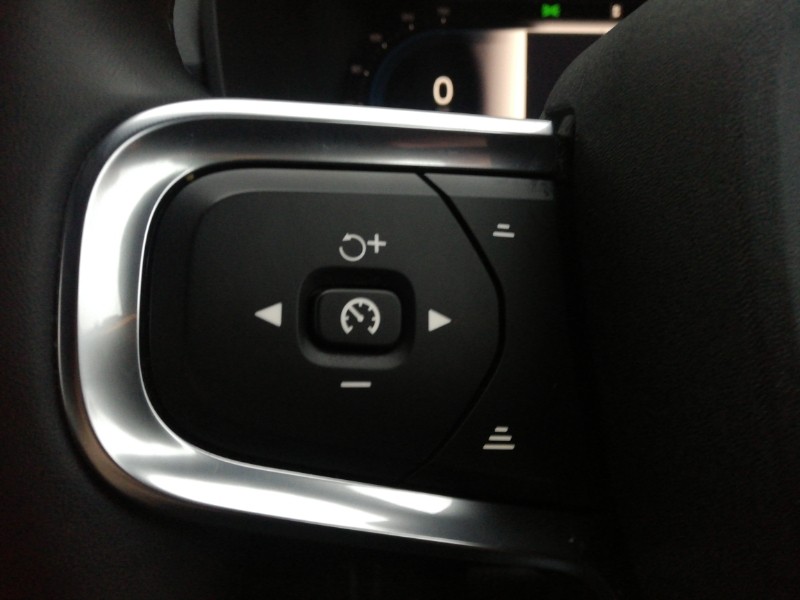 Used Volvo XC40 2025 for sale - 77228586: Photo 10