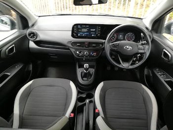 Used Hyundai i10 2020 for sale - 79461594: Photo