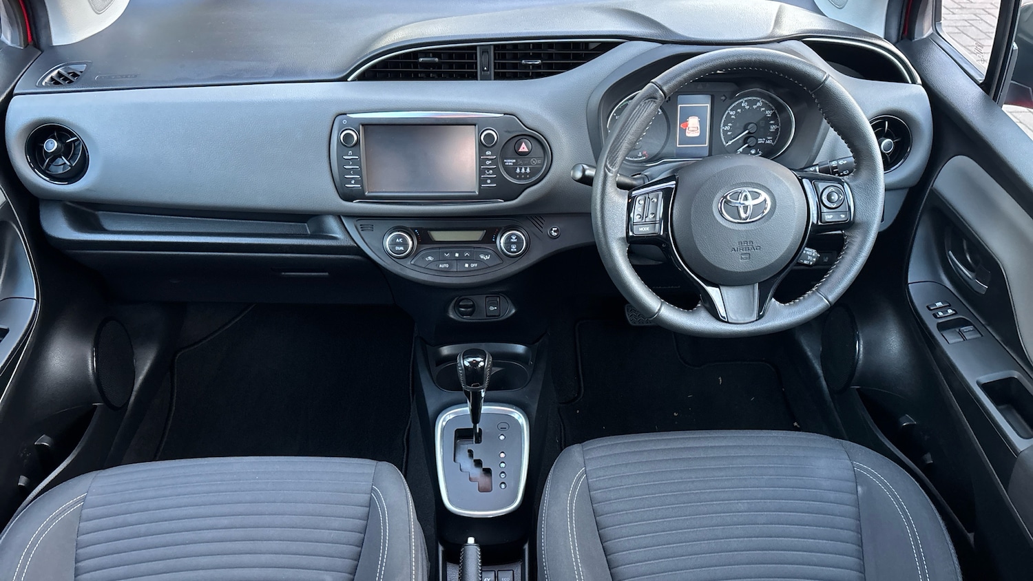 Used Toyota Yaris 2018 for sale - 76526042: Photo 10