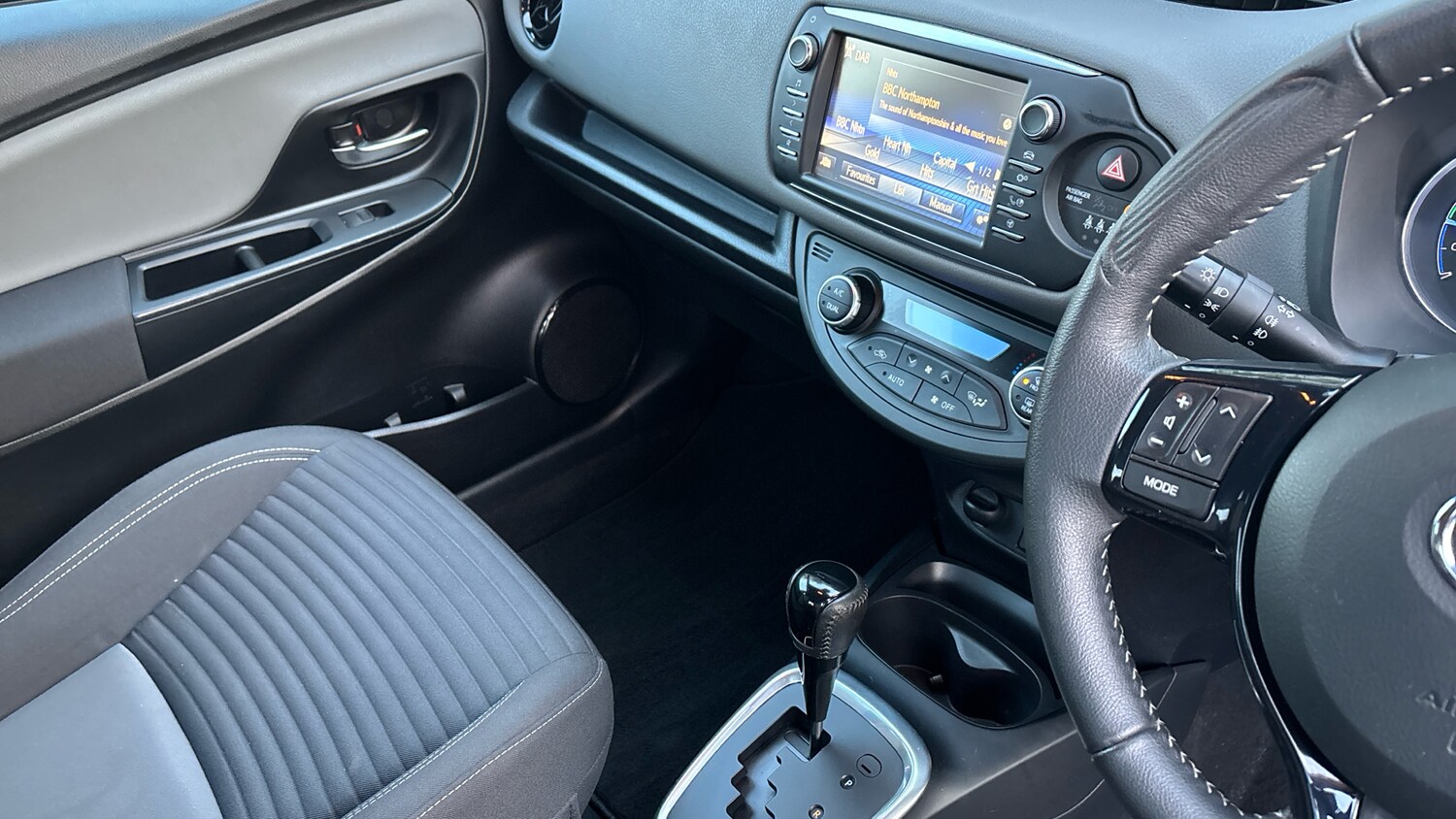 Used Toyota Yaris 2018 for sale - 76526042: Photo 14