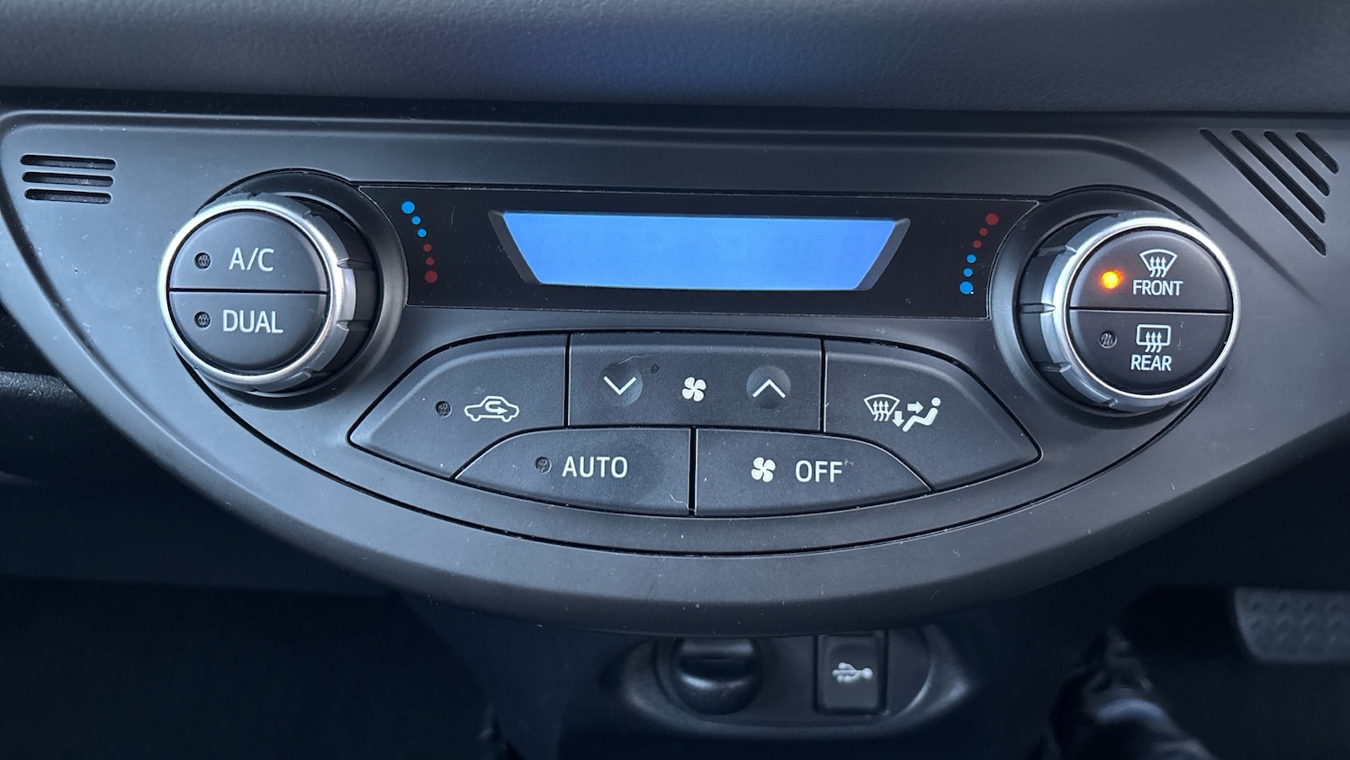 Used Toyota Yaris 2018 for sale - 76526042: Photo 26