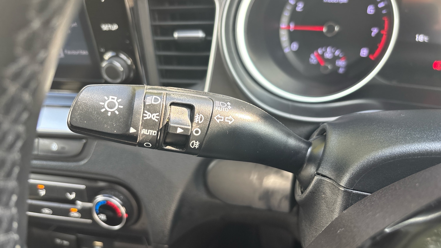 Used Kia XCeed 2022 for sale - 76127109: Photo 33