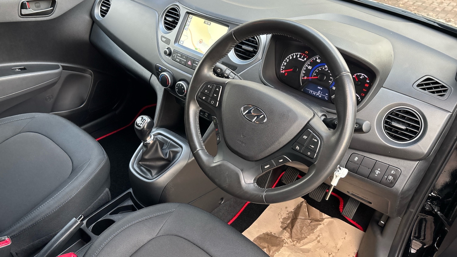 Used Hyundai i10 2018 for sale - 76650935: Photo 11