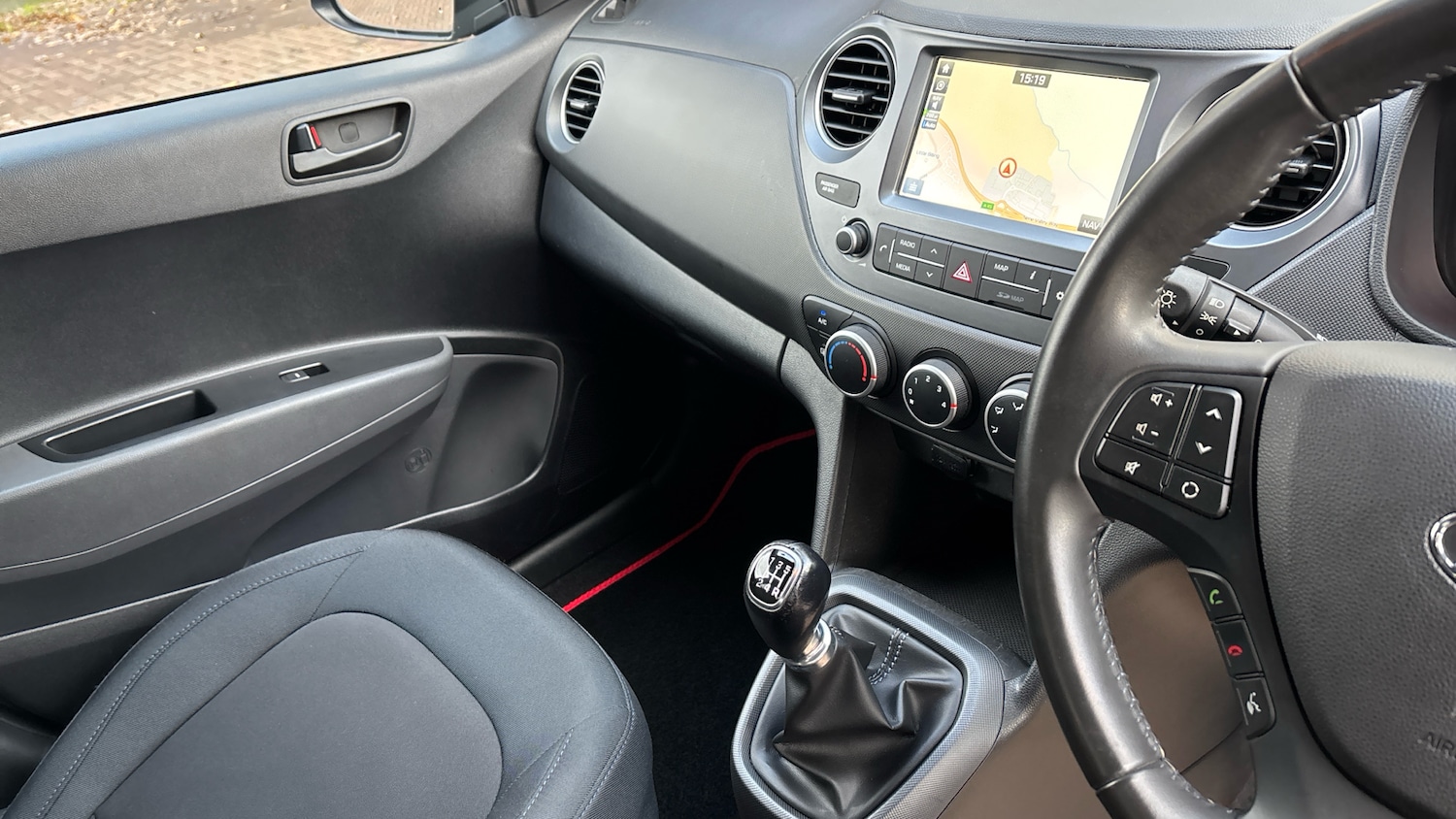 Used Hyundai i10 2018 for sale - 76650935: Photo 14