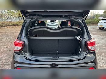 Used Hyundai i10 2018 for sale - 76650935: Photo