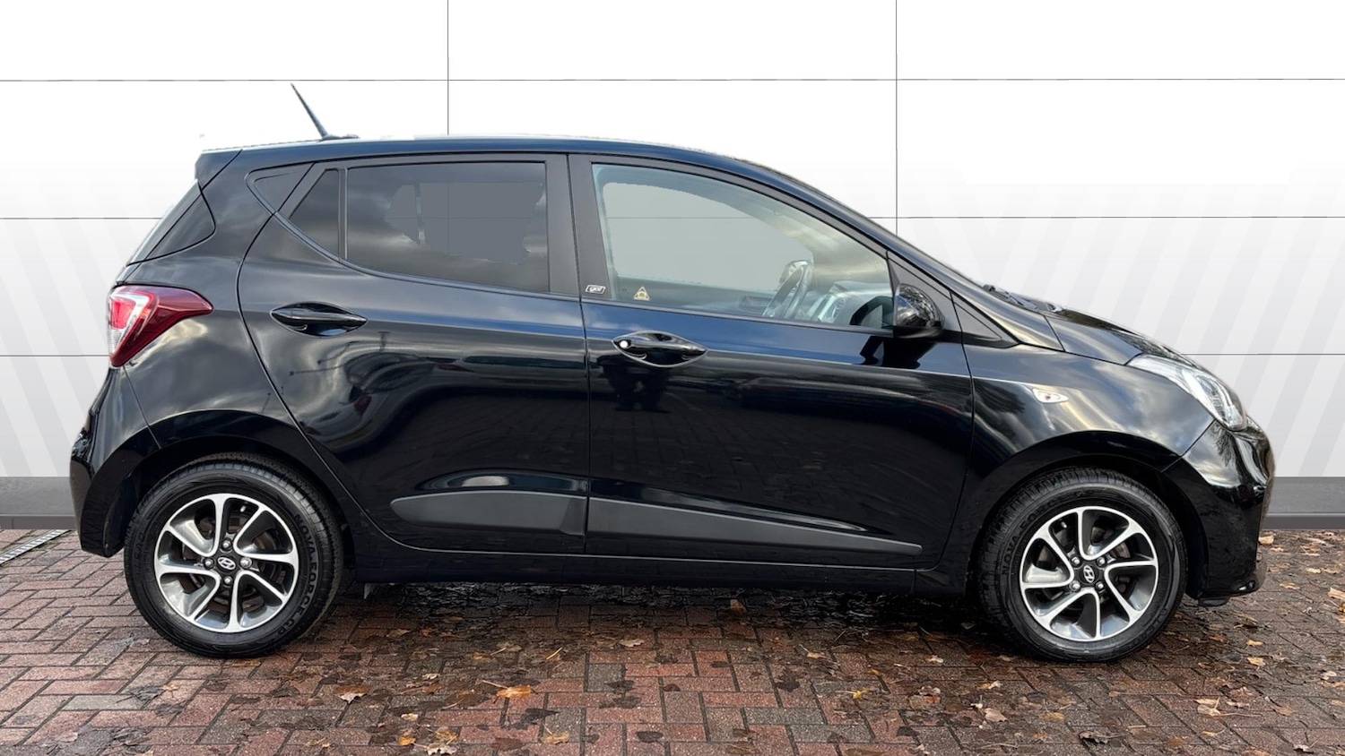 Used Hyundai i10 2018 for sale - 76650935: Photo 5