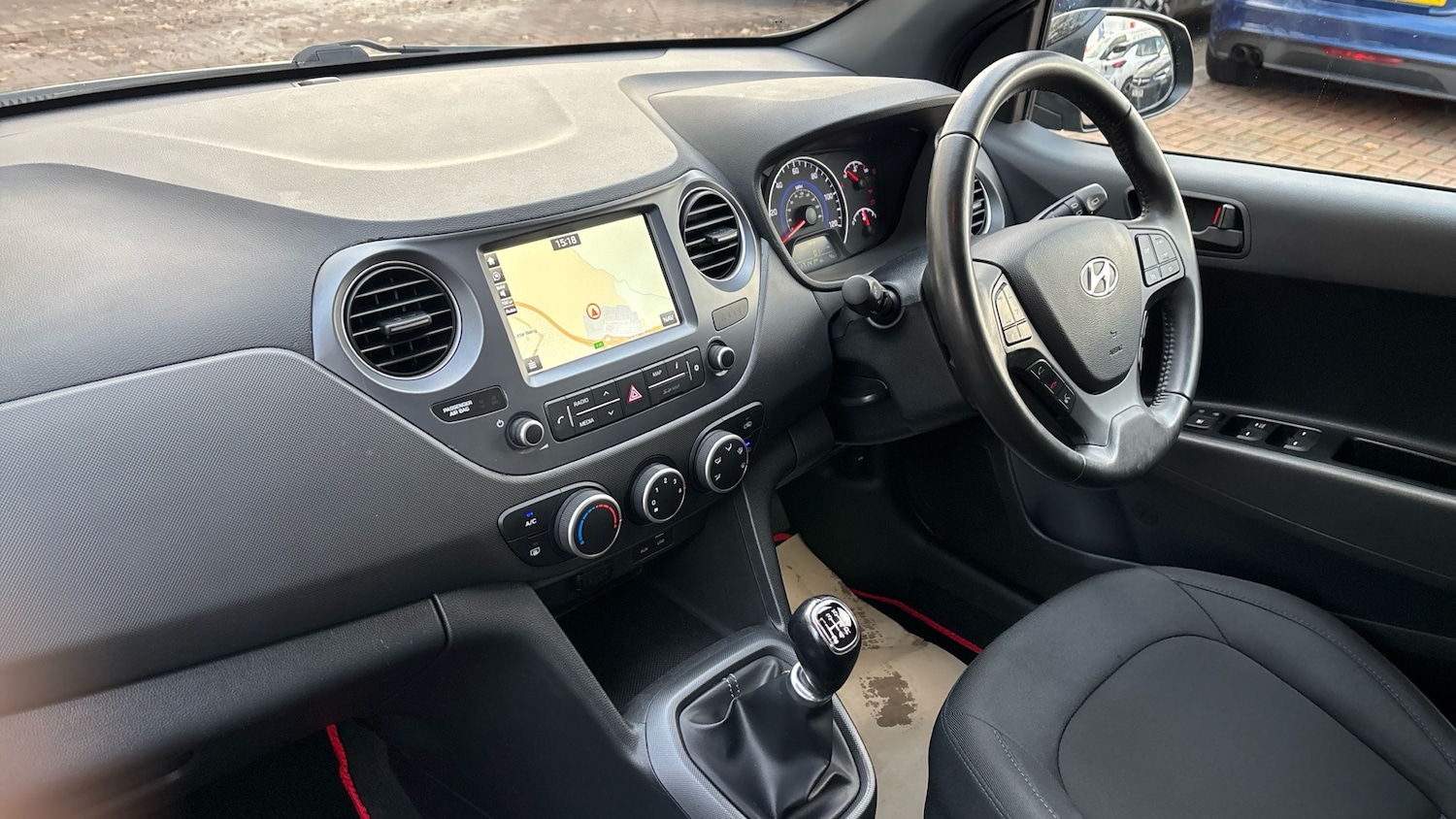 Used Hyundai i10 2018 for sale - 76650935: Photo 9