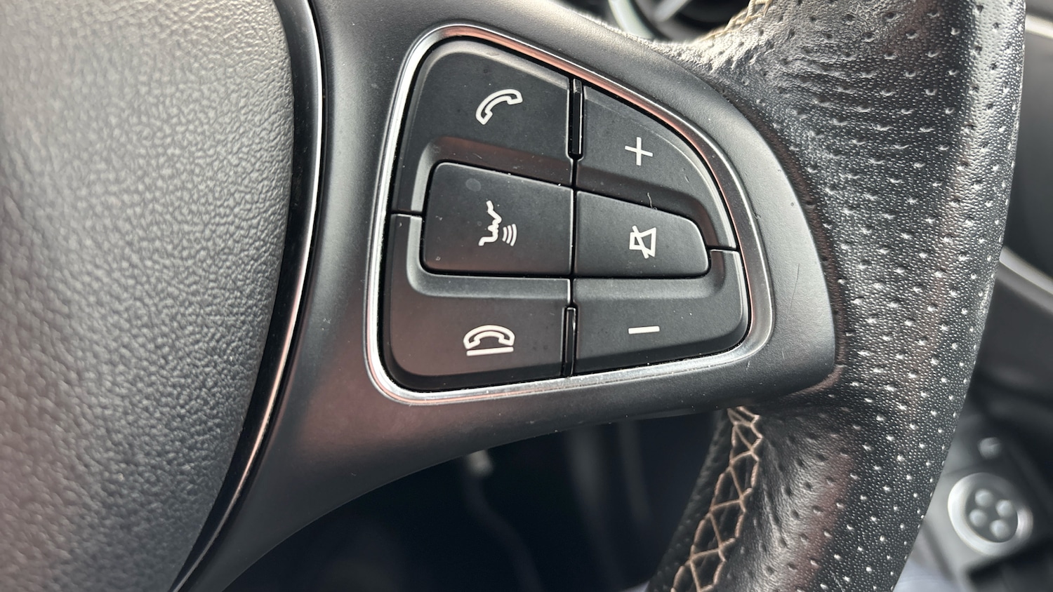 Used Mercedes-Benz A-Class 2018 for sale - 77950307: Photo 35