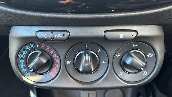 Used Vauxhall ADAM 2018 for sale - 76205450: Photo 22