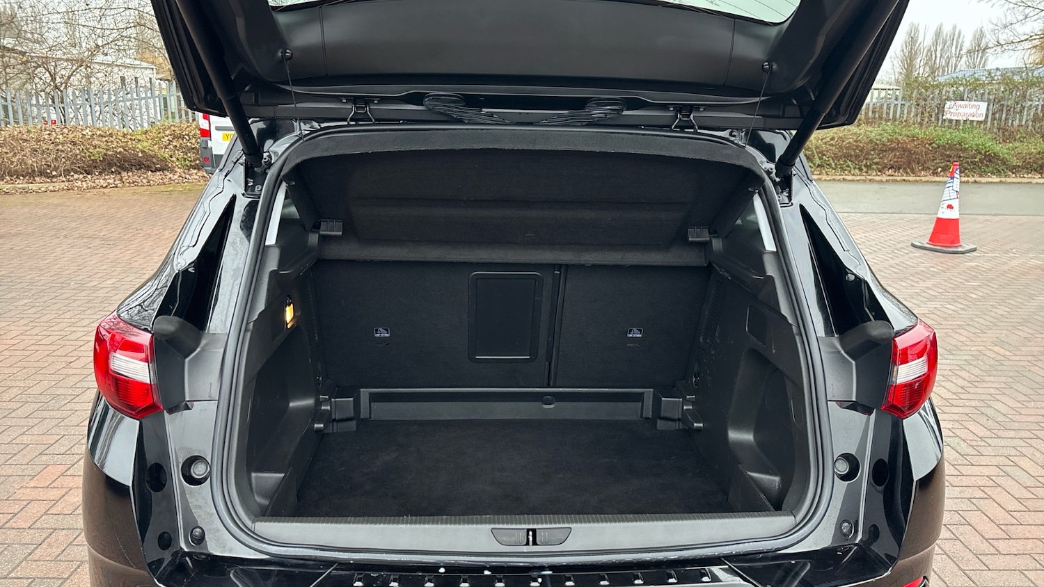 Used Vauxhall Grandland 2022 for sale - 77298180: Photo 4