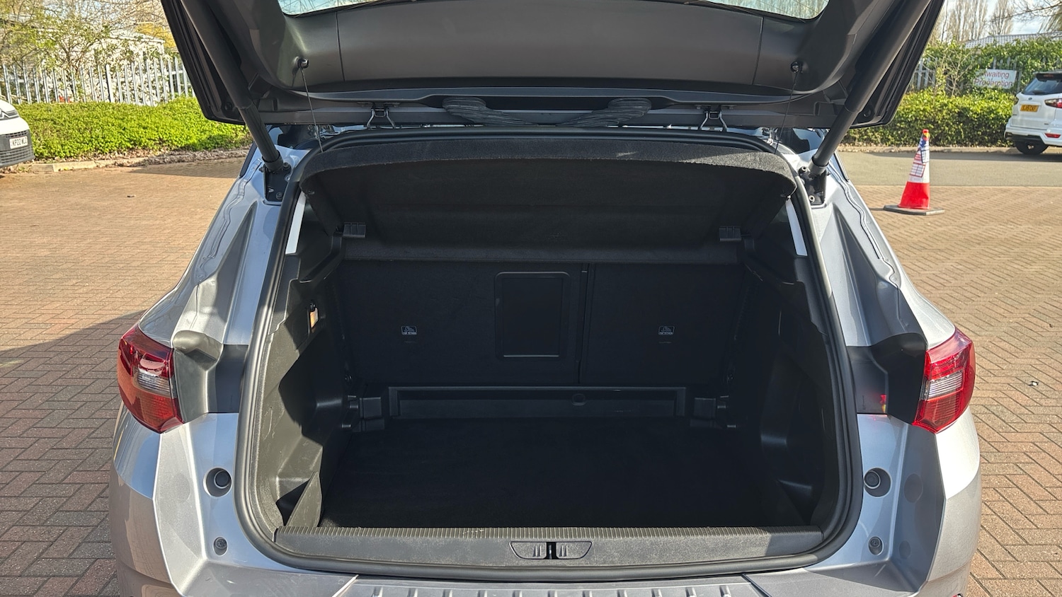 Used Vauxhall Grandland 2023 for sale - 78087311: Photo 4