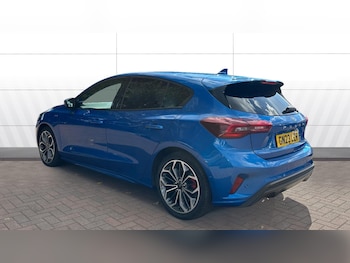 Used Ford Focus 2023 for sale - 76076218: Photo 2