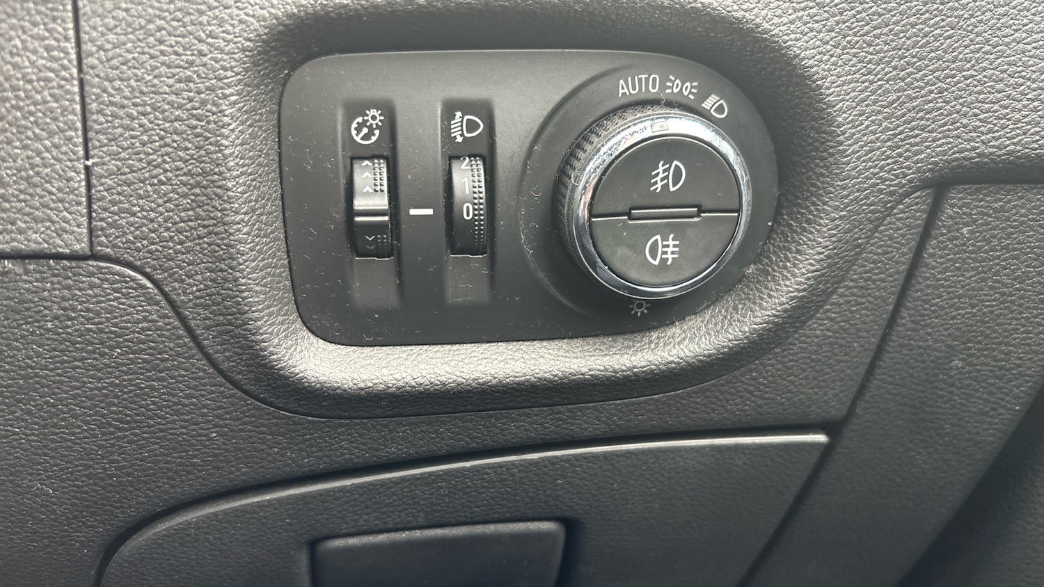 Used Vauxhall Astra 2017 for sale - 76451819: Photo 33