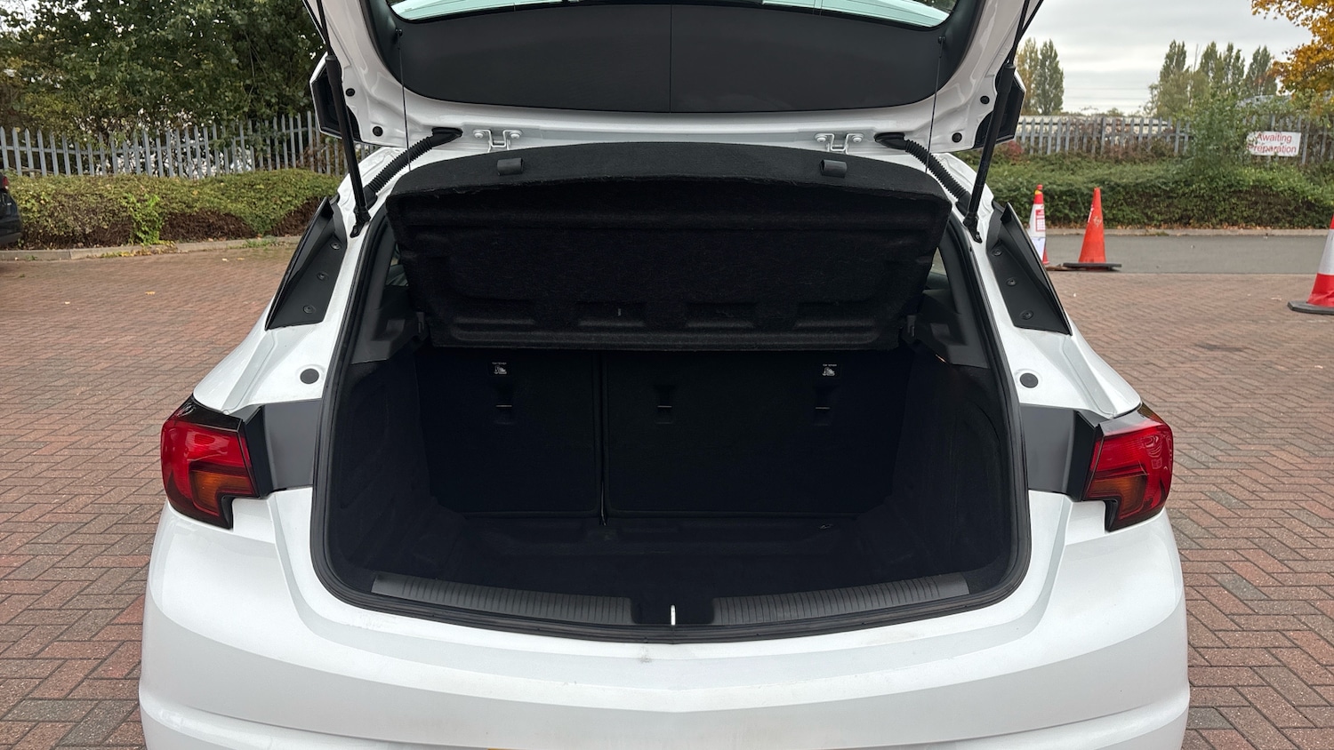 Used Vauxhall Astra 2017 for sale - 76451819: Photo 4