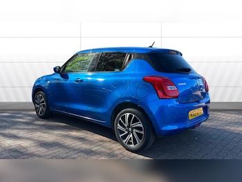 Used Suzuki Swift 2021 for sale - 78564900: Photo