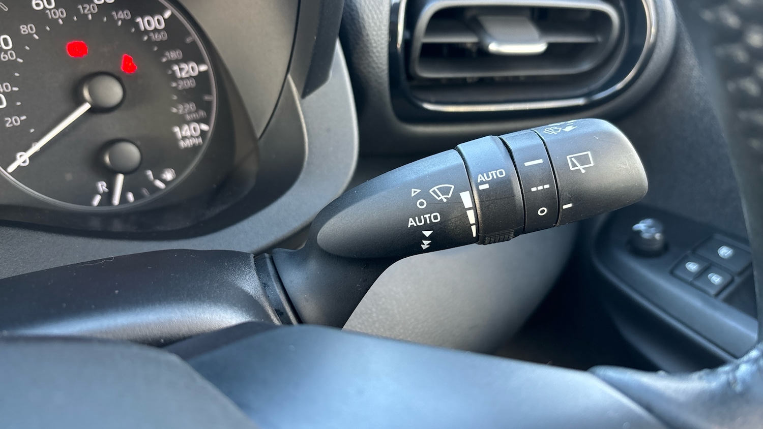 Used Toyota Yaris 2020 for sale - 76879223: Photo 34