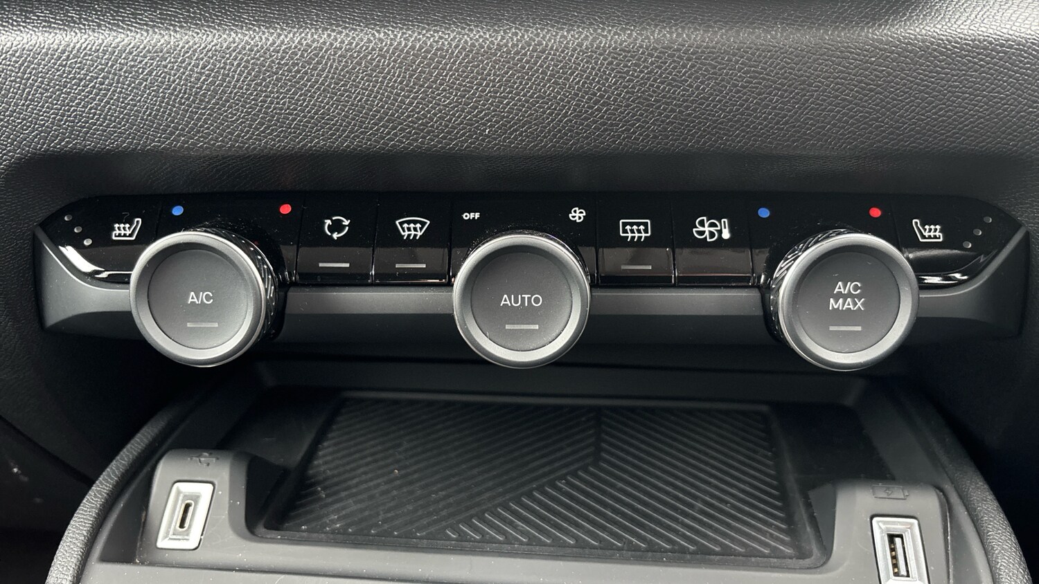 Used Citroen C4 2024 for sale - 76322476: Photo 26