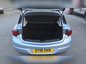 Used Vauxhall Astra 2018 for sale - 78604996: Photo