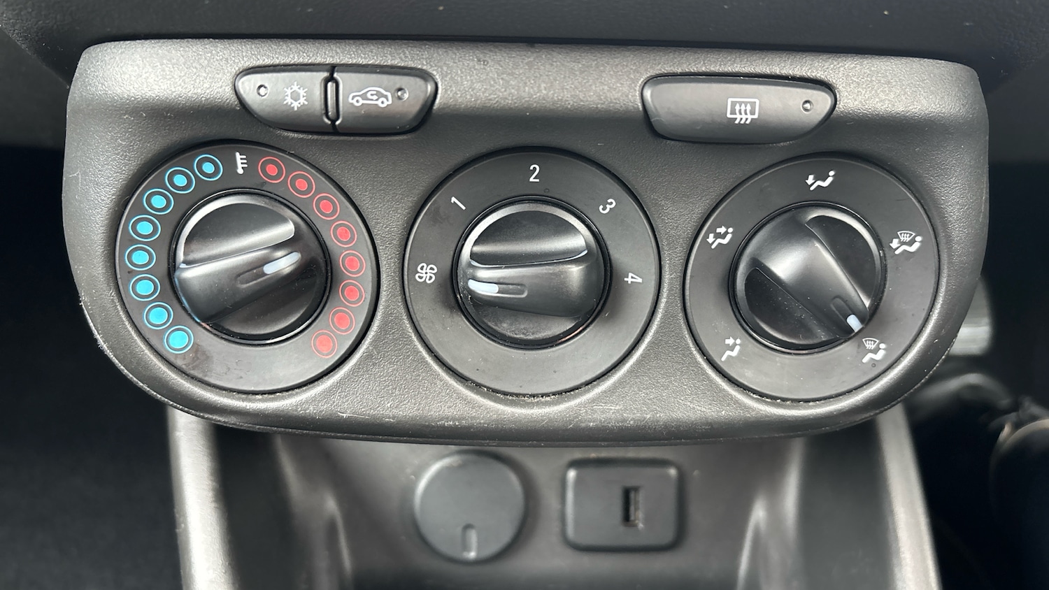 Used Vauxhall Corsa 2018 for sale - 76343897: Photo 26