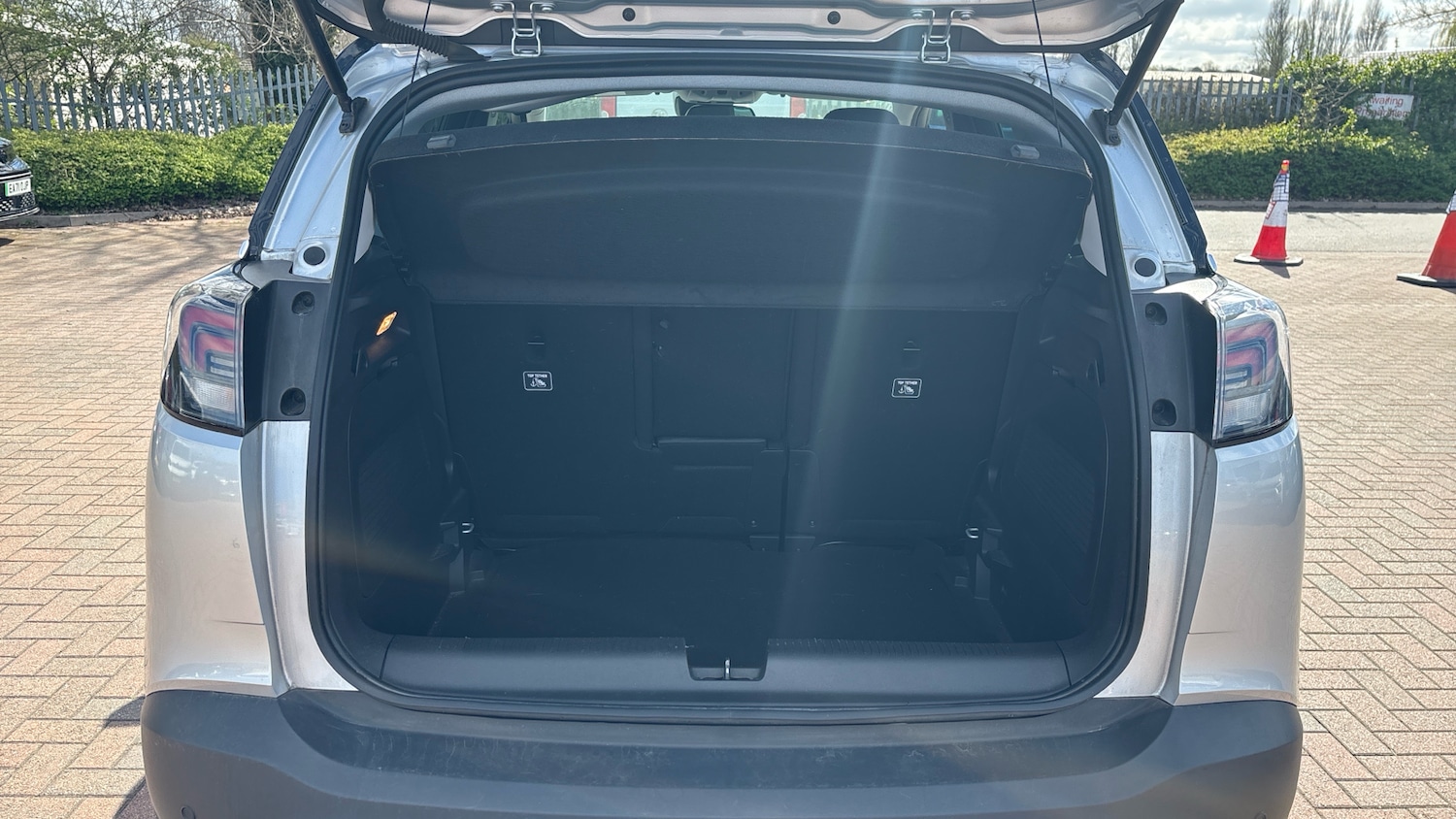 Used Vauxhall Crossland 2023 for sale - 78197296: Photo 4