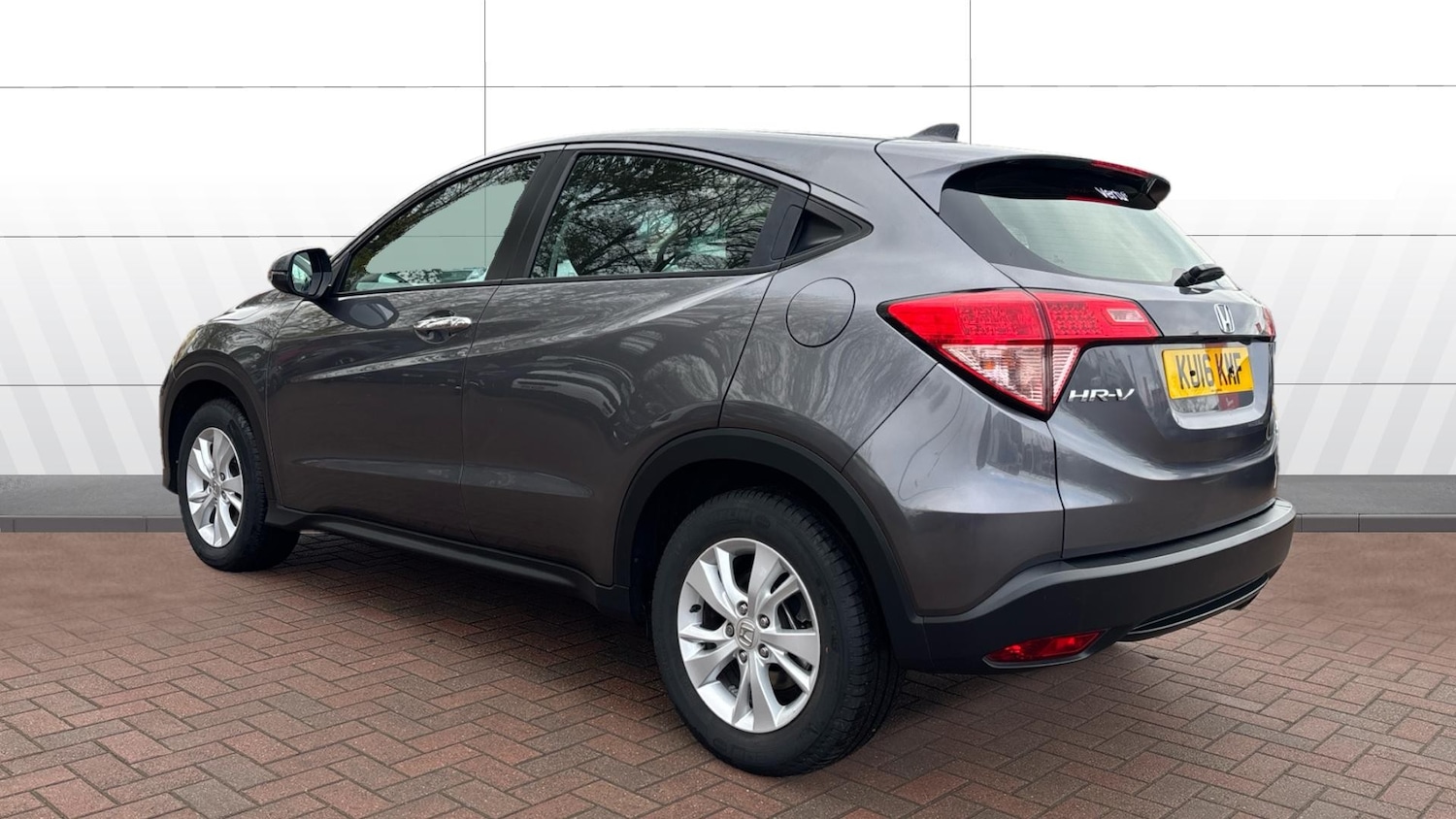 Used Honda HR-V 2016 for sale - 76817420: Photo 2
