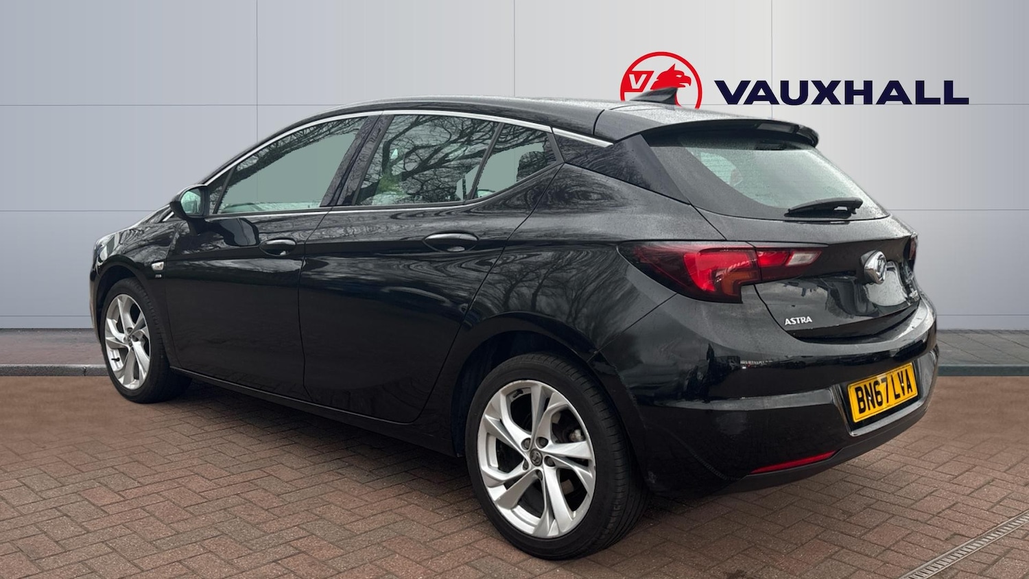 Used Vauxhall Astra 2017 for sale - 78092611: Photo 2