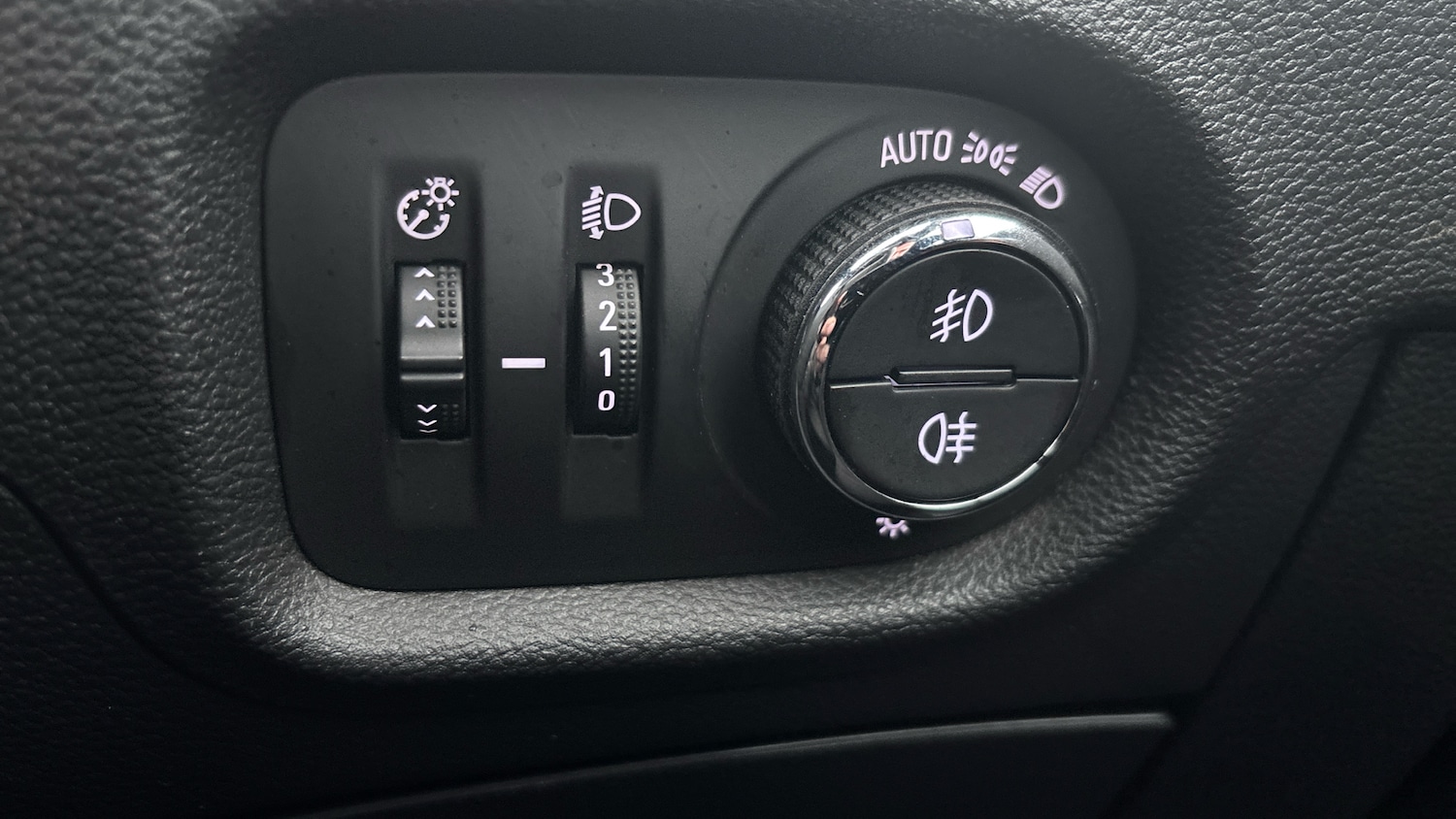 Used Vauxhall Astra 2017 for sale - 78092611: Photo 34