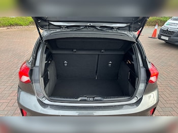 Used Ford Focus 2021 for sale - 78042608: Photo