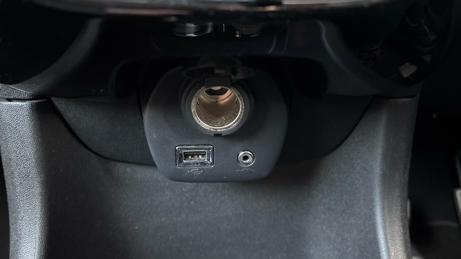 Used Peugeot 108 2017 for sale - 76835310: Photo 27